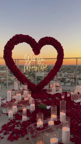 a beautiful proposal overlooking LOS ANGELES 🤍 limited spaces available for VALENTINES MONTH #marryme #datenight #Love #couple #ValentinesDay #valentine #proposals #losangelesproposal 