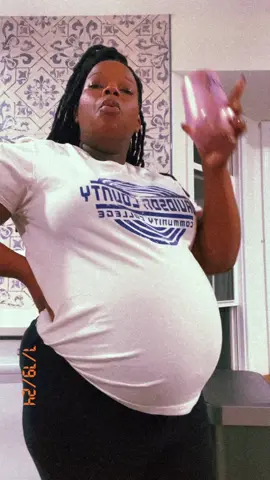 🤣😂👏🏾At this point- it could be go time at anytime🤰🏾🥴🤷🏾‍♀️and everyone who is apart of our birth plan has received this same message… ANSA DAT PHONE… And I’m not playin! 🙃😂🤣 #birthtime #answerthephone #laboranddelivery #MomsofTikTok #9monthspregnant 