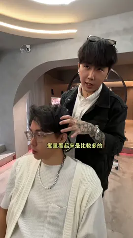 我還是第一次見到這麼禿的..我是說帥的#台北髮型師小艾 #尤卡#男生髮型 @莊酷炫 