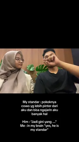 👱🏻‍♀️: type kamu yang gmn sih cit? 👩: yahh pokoknya lebih pinter dari aku 👱🏻‍♀️: hadeuhh ga usah aneh2 deh, emng mau yang sepinter apa coba? 👩:yahh pokoknya pertanyaan randomku bisa dia jawab dengan realistis 👱🏻‍♀️: yahh yaa semoga ada ya 🧔: punteeeenn, ada nih 👩: 😍😍😍😍