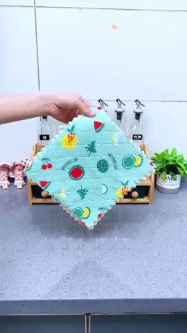 There must be some dishcloth in the kitchen that absorbs oil and does not hang oil. The kitchen is easy to use and beautiful. Buy a few # kitchen goodies @DOU+ small assistants for your parents