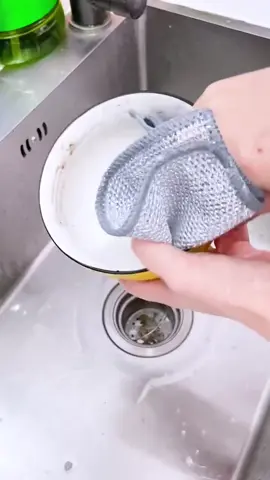 Stainless steel cleaning cloth#goodthingstoshare #kitchengadget #kitchenessentials #homegadget #satisfying #smallbusinessmalaysia #tiktokshop 