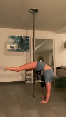 🧘‍♀️ #poledance 