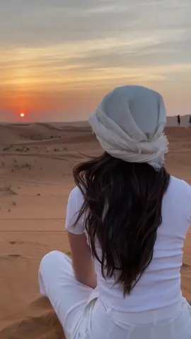 Sunset in the desert 🏜️ 📍Dubai #dubai #2024 #sunset #sunsetlover #sunsetdesert #desertsafari #dubaidesert #travel #exploretheworld #desert #uae #viral #fyp 