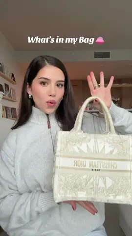 What’s in my bag!👛 