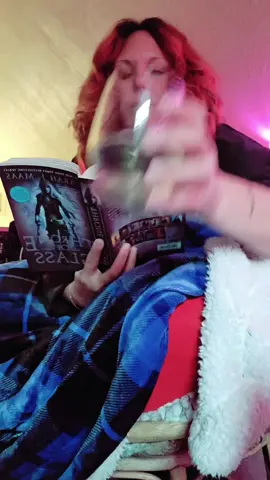 my blanket, my book and my wine!! all i need to recharge!! #BookTok #throneofglass #RechargeMySoul #sarahjmaas 