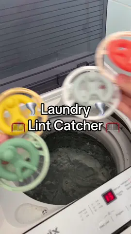 Reusable washing machine floating lint mesh catcher for your laundry needs! Catch debris or dirt that sticks to your laundry 🫣 #lintcatcher #washingmachinefilterbag #laundryhacks #laundrytok #CleanTok #bruneiviral #bruneiviral🇧🇳 #hariharienterprise #bruneitiktok #bruneifyp #cleaninghack 