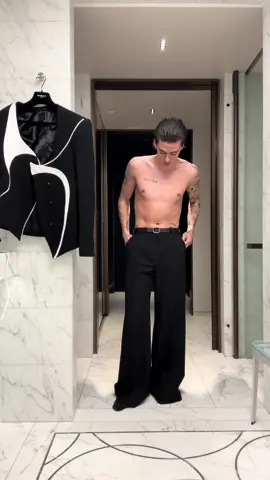 Some commotion for the suit @@Balmain@@BALMAIN HAIR