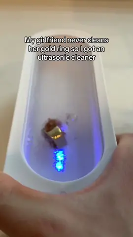 Such a therapeutic way of cleaning jewelry! 🤩 #ring #viral #jewelry #fyp 
