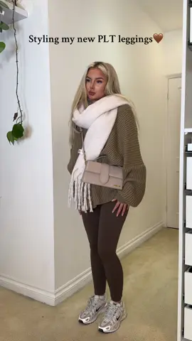 The new @prettylittlething leggings WOW!!🤎 #prettylittlething #brownleggings #leggings #OOTD #leggingsoutfit #styleleggings #pltleggings #tiktokleggings 