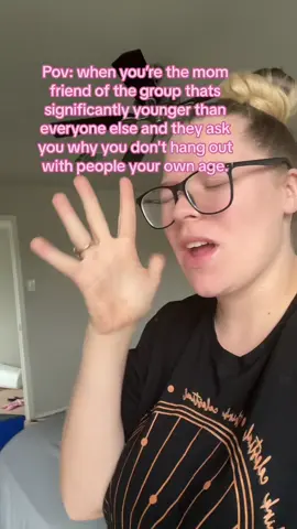 Being a young mom has its pros and its cons all my friends my age are just now starting to get married and im here married with 5 kids. Diffrent phases of life. Love my mom friends no matter the age. #MomsofTikTok #youngmom #youngmomsoftiktok #youngmomcheck #youngmomlife #momsunder25 #momsintheir20s #motherhood #momfriends #momtok #mama #momcontent #momcontentcreator 