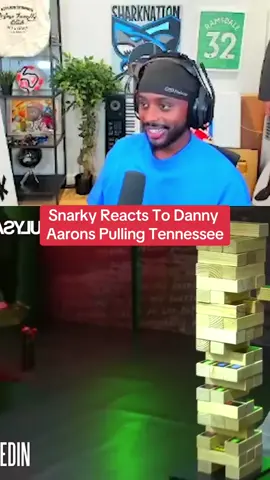 Danny’s rizz is on another level 🔥 @Danny Aarons @Tennessee #fyp #viral #foryou #foryoupage #trending #funny #dannyaarons #tennessee #footasylum 