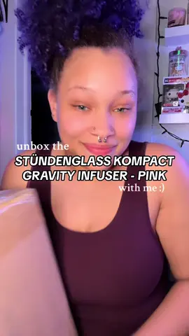 if ykyk,, i took a couple 💨 with this thing & it KNOCKED ME OUTTT!! #stündenglass #stundenglass #fyp #itsrainingbpd #stundenglassgravity #unboxing #unboxingvideo #unboxinghaul 