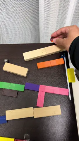 Marble chain reaction on a table #marblerun #rubegoldberg #rubegoldbergmachine #dominos #ピタゴラスイッチ 