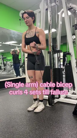 Like and follow for more gym content let me know in the comments what you think about this workout 👍🏻💕 #fypage #fyp #edit #foryou #GymTok #Fitness #workout #GymLife #fypシ #gymgirlsoftiktok #gym #gymtok #gymmotivation #fitnessmotivation #fitnesstips #bicepsworkout #like #favorite 