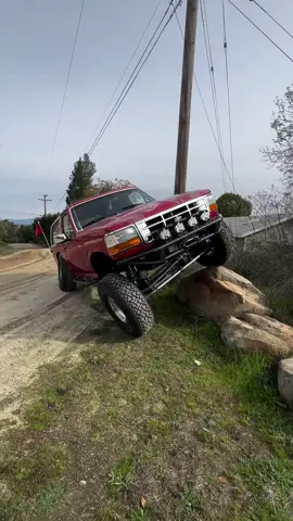 Check Out @blakewilkey357 OBS Bronco Build “Blood Shark” 🦈 🩸 Source: @blakewilkey357  #fullsize #fullsizebronco #fordobs #obs #broncoworld #bronconation #fordbronco #shreddy #4x4 #rockcrawling #offroad #offroading #newbuild 