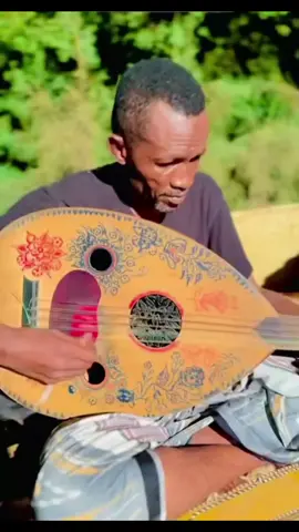 Ustaad Khalifa #somalimusic #somalitiktok #oldisgold #oud #qaaci #qaacishow #kaban #qaacimusic🎸🥁🎤  #mogadishu #dalxiis #somalia #africa #abdikarincm #viral 