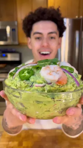 Hey! do you want to make this year's Big Game 10x better??? Avocados From Mexico®’s GuacAImole 🥑 generates AI recipes at the click of a button 🤯 Link in my bio and make your own, be sure to share your recipe for a chance to the ultimate Host Like a Pro Party Pack! 🏈 @avocadosfrommexico #BetterBowl #AD