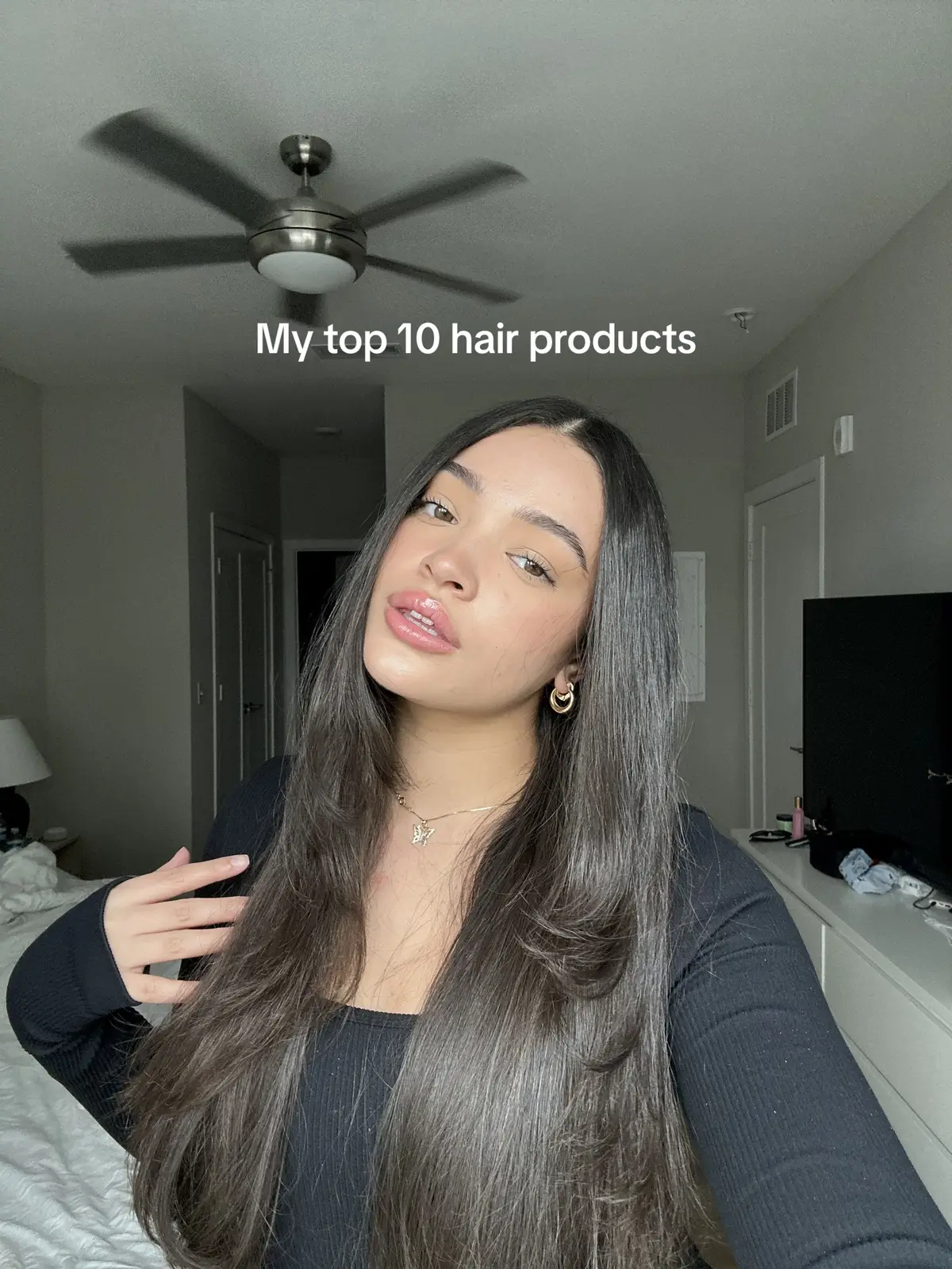 Its so hard to chosoe cause i love so many hair products but i cant live without these 🤍🤭 #hair #hairtok #healthyhair #healthyhairproducts #productsforhealthyhair #healthyhairgrowth #healthyhairjourney #healthyhairtips #healthyhairtiktok #healthyhaircare #healthyhairroutine #hairtips #hairproducts #BestHairProducts #haircare #hairroutine 