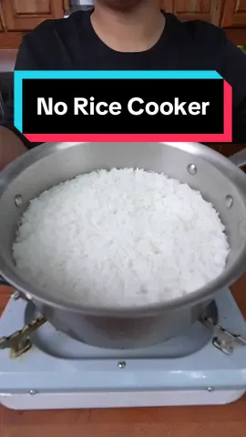 Replying to @yawi_kudasai Trust me I’m filipino 😌 How to cook rice without a rice cooker  #foodporn #food #foodlovers #FoodLover #foodieph #Foodie #delicious #fyp #tiktokfood #FoodTok #Recipe #cooking  #foodlover #delicious #yummy #abimarquez #rice #filipino #kanin #saing #pinoy #filipinofood #filipinotiktok #filipinorelatable #hack #trick #foodhacks #tutorial #howto
