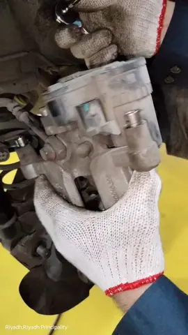 electric brake caliper #fyp #mechaniclife 