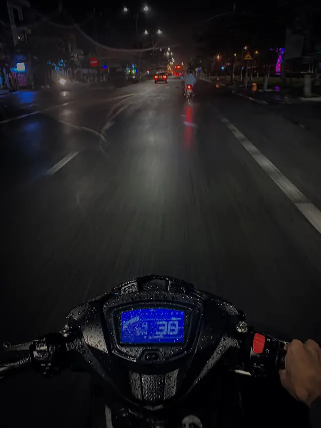 Thà im lặng giữ lấy niềm đau Còn hơn nói với nhau mà..Để rồi không lau được nước mắt #fypシ #xuhuong #tamtrang 