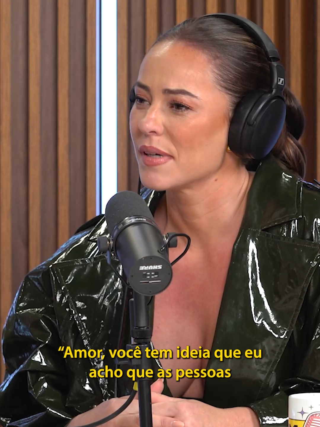 A famooosa lingerie bege! 😂 Tem melhores momentos com a @paollaoliveirareal  lá no canal. Corre pra ver no link da bio! 💕 #tbt #melhoresmomentos #quempodepod #quempodepodpaollaoliveira #paollaoliveira #canalgioh #giohnoyoutube