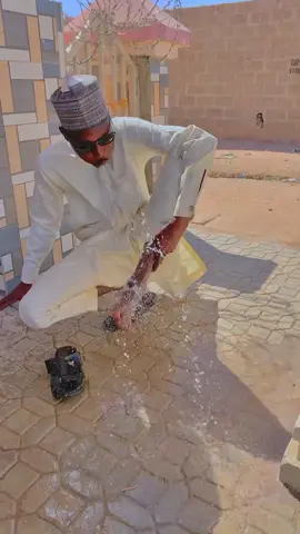 Replying to @qooma.fankey #abubakarnamanzo #waterman #watertiktok #waterboy #viral #guinnessworldrecords #العربية 