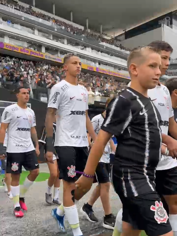 TIMÃOZINHO EM CAMPO!  #SCCPxCRU  #CorinthiansNaBase  #FIlhosDoTerrão  #VaiCorinthians #TorcidaTikTok #TikTokEsportes