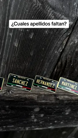 Hat pins 🔥🔥🔥 #brochesparagorras #hatpins #apellidos #lastname #orgullo #mexicanlastnames #apellidosmexicanos #orgullomexicano #sangretricolor🇲🇽♥️ #snapbacks #placasdemexico #broches #mexicanosenusa #latinos #derancho #corridosbelicos #corridostumbados #sanchez #hernandez #gonzogonzales #perez #hernandez #ramirez #gomez #ranchosemental #flores #garcia #belica 