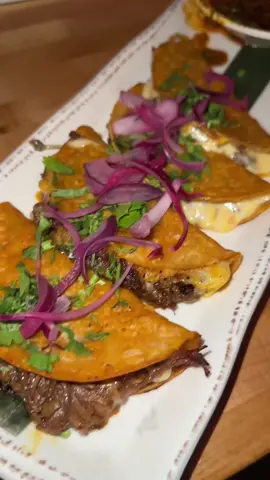 thursday girls’ night out at @Barcocina in Lakeview #dayinmylife #chicagovlog #chicago #Vlog #dailyvlog #RestaurantReview #girlsnightout #Foodie #mexicanfood 