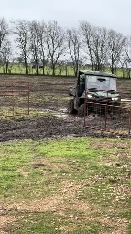 Five days of continious rain can’t stop the @Can-Am Off-Road Defender! #CanAm #Defender #CanAmDefender #Ranch #RanchChores #FeedingCattle #KeepRanchin 