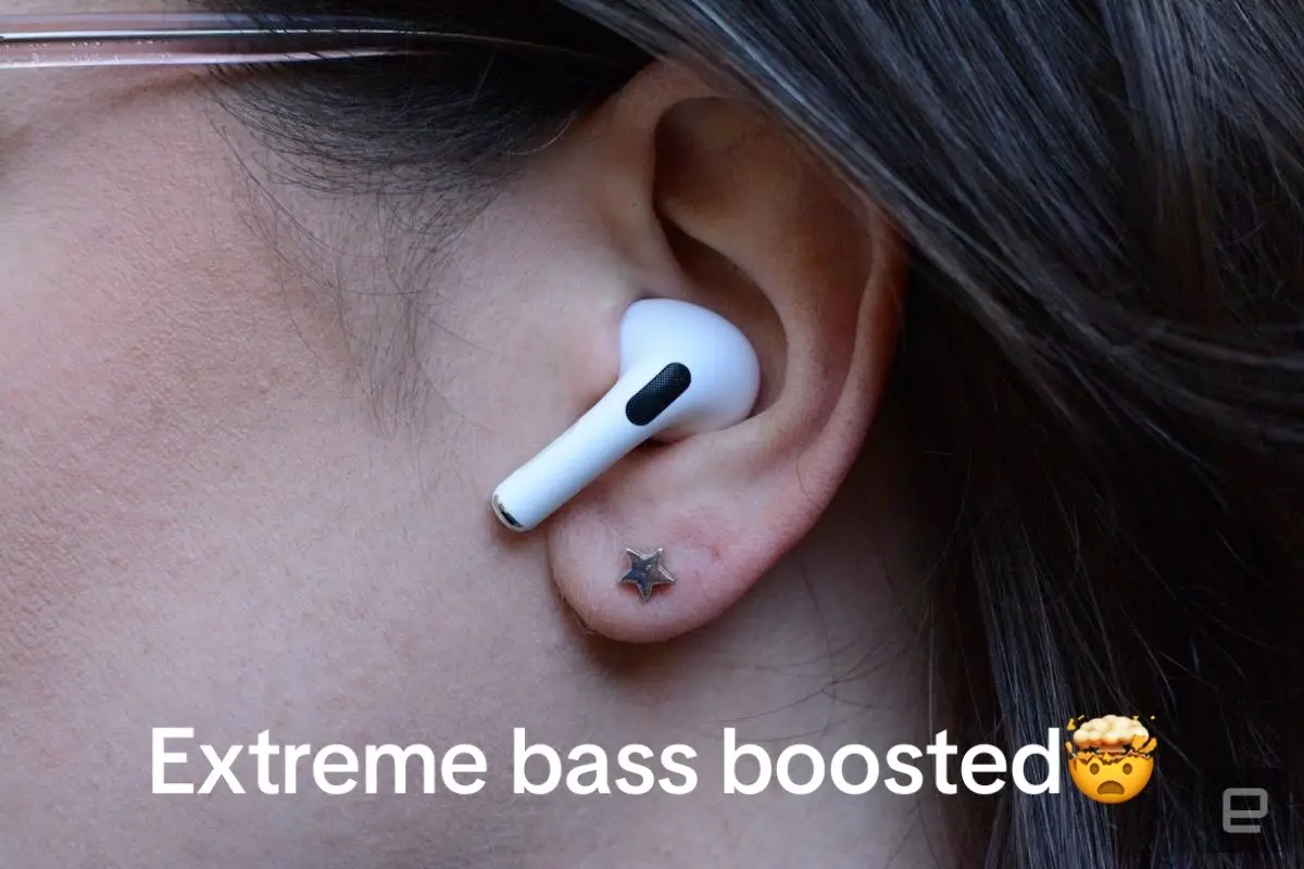 Max Volume! #foryoupage #foryou #fyp #bassboost #bass #insanebassboost #insanebass #extremebassboosted #earphone 