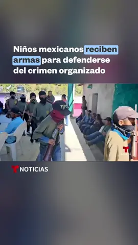 Son 15 niños y cinco niñas que fueron reclutados para defender a su comunidad en #Guerrero  con la anuencia de sus padres, algo que está generando mucha polémica en #México. Tienen entre 11 y 15 años y ya en 2021 había ocurrido algo similar. #niñosconarmas #violenciaenméxico #niñosmexicanos