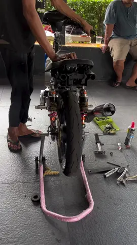 suaranya bikin geleng_geleng kepala maknyooooaaasss, #dapurpacuzmrt #roadrace #storyroadrace #roadrace #fizrroadrace #balapmotor #storywa #roadracecrash 