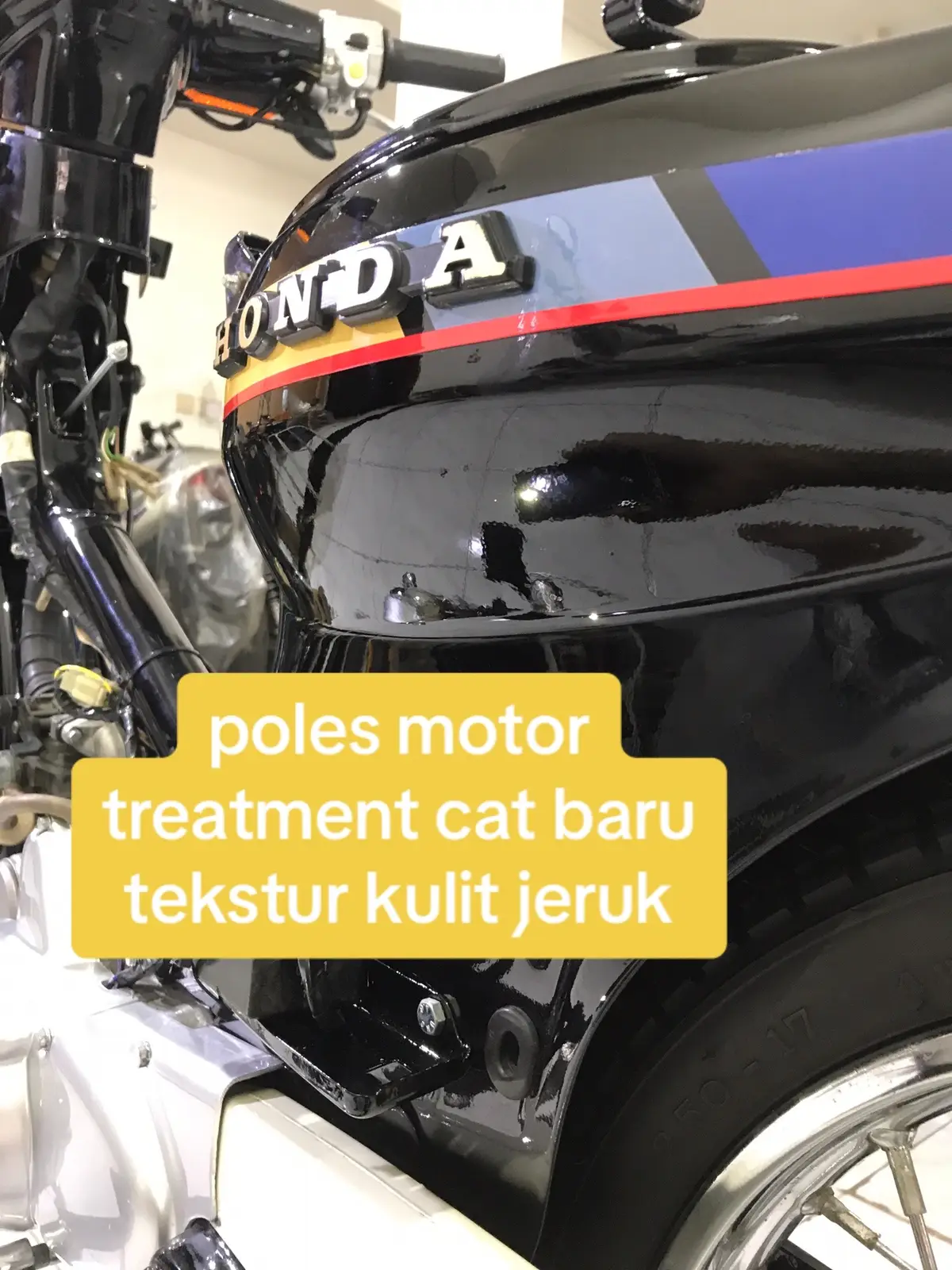 menghilangkan kulit jeruk pada cat motor baru #polesmotor #motortua #repaintmotor #fyp #fypシ 