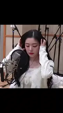 benerin rambut aja damagenya sampe tembus layar #irene #ireneredvelvet #redvelvet 