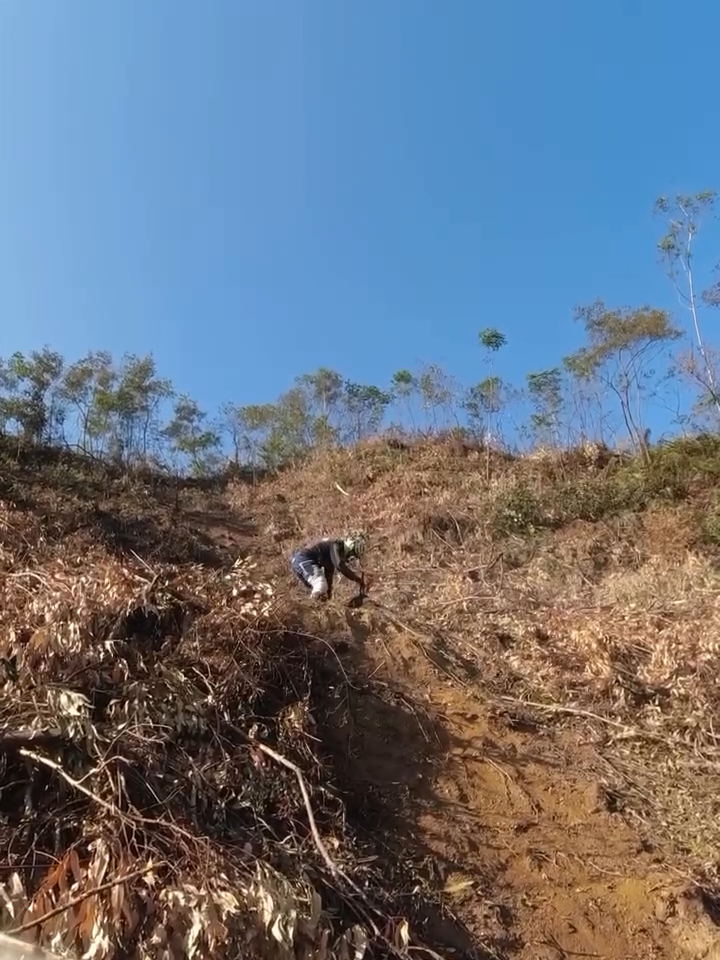 When the bike has its own life  (IG🎥: @enduroble) #Unreel #Extreme #Biketok #Fail #Enduro