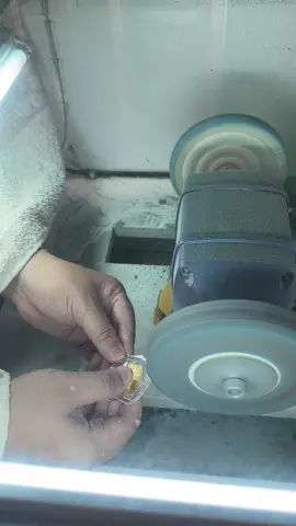 专业包佛牌（联盟佛阁）🔥🔥磨边过程 #防水殼 #精美防水壳 #专业包佛牌 #联盟佛阁包佛牌 #金壳 #银壳 #佛牌店 #莲花头 #包佛牌过程 #手艺人 