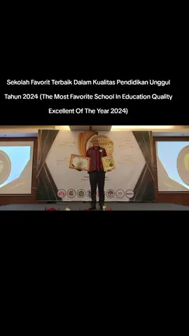 RECIS BAJAWA DAPAT PENGHARGAAN TINGKAT NASIONAL SEBAGAI SEKOLAH FAVORIT TERBAIK DALAM KUALITAS PENDIDIKAN UNGGUL TAHUN 2024 SMAS Katolik Regina Pacis Bajawa mendapatkan penghargaan tingkat nasional sebagai Sekolah Favorit Terbaik Dalam Kualitas Pendidikan Unggul Tahun 2024 (The Most Favorite School In Education Quality Excellent Of The Year 2024). Penghargaan ini diberikan oleh Lembaga Indonesia Achievement Center dan diterima secara langsung oleh Kepala Sekolah SMAS Katolik Regina Pacis Bajawa, Bapak Hendrianto Emanuel Ndiwa, ST., M.Pd pada acara malam penganugeraan di Hotel Aston Bandung pada Jumad (26/01/2024). Acara penganugeraan dibuka secara resmi oleh Pimpinan Indonesia Achievement Center, Ibu Fitri Widi Wijayanti, S. IKom. Dalam sambutan pembuka, Ibu Fitri menegaskan bahwa pemberian penghargaan ini dikhususkan kepada lembaga yang yang sudah memberikan kontribusi inovasi-inovasi kreatif dan sebagai inspirator pada bidangnya masing-masing. Oleh karena itu, penentuan lembaga yang mendapatkan penghargaan ini memiliki dasar yang kuat dan kami memiliki Tim Internal Independen yang sangat ketat mulai dari proses wawancara dan penentuan narasumber yang kredibel. Kami menelusuri alumni yang lulus dari lembaga ini dan juga masyarakat luas secara acak. Kami juga mendapatkan banyak hal tentang SMAS Katolik Regina Pacis melalui media sosial dan media sekolah. Waktu yang digunakan pun cukup lama. Sebab memberi penghargaan ini adalah bagian dari kerja tulus dan tanggung jawab moril yang dapat dipertanggung jawabkan secara baik dan terukur. Mengakhiri sambutannya, Ibu Fitri berharap agar SMAS Katolik Regina Pacis terus berjuang tanpa henti dan tak boleh berhenti untuk berinovasi dan juga membangun terobosan-terobosan baru agar sekolah swasta ini tetap berkualitas dalam semua aspek hidup dan terus diminati oleh semua kalangan masyarakat. Selain itu, Ibu Fitri menegaskan bahwa tempat terpencil hanyalah letak, namun cara pikir dan cara tindak haruslah global. Sementara Kepala Sekolah SMAS Katolik Regina Pacis Bajawa, Hendrianto Emanuel Ndiwa dalam sambutannya menegaskan bahwa penghargaan ini didedikasikan kepada Bapak/ibu guru dan pegawai, kepada komite, kepada orang tua, kepada alumni, kepada para pendamping ekstrakurikuler dan kepada siswa-siswa Recis yang luar biasa. Herdin juga mengucapkan terima kasih kepada para guru dan pegawai, orang tua, alumni, para pendamping ekstra dan para siswa yang terus berjuang dan mencintai sekolah ini tanpa henti. Terima kasih juga untuk Pemerintah dari tingkat Kab, Provinsi maupun Nasional. Diakhir sembutannya, Herdin mengajak semua keluarga besar Recis dan juga orang-orang yang selalu mendukung Recis untuk tidak berhenti mengucapkan syukur Pada Tuhan. Sebab penghargaan tingkat nasional yang diterima hari ini adalah bukti cinta Tuhan yang luar biasa dan tanpa batas. Selain bukti cinta Tuhan, dua guru yang turut mendampingi Kepala Sekolah, Boy Zanda dan Edmundus Kadu berharap agar pemberian penghargaan ini mampu memberi daya juang yang lebih kuat bagi Civitas Akademika Recis untuk semakin kuat berjuang dalam menciptakan inovasi-inovasi yang memiliki daya saing secara global_Boy Zanda* #unikasoegijapranatasemarang #bajawa_flores_ntt #nttpride🏝🔥kupangntt💯 #fypシ #smakatolikgiovanikupang #smakatolikgeovanikupang 