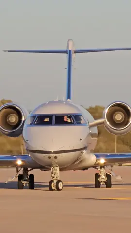 Challenger 650 rolling in at Olbia 🇮🇹