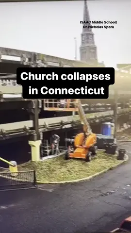 A historic church collapsed in downtown New London, Connecticut on Thursday. A person was inside at the time, the pastor said, but no injuries were reported. Officials are investigating the cause. #news 