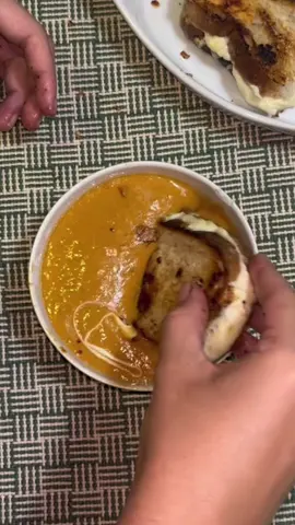 Queijo quente no pao de alho ckm sopa de tomate #capcut #queijoquente #sopadetomate #sopa #fyy 