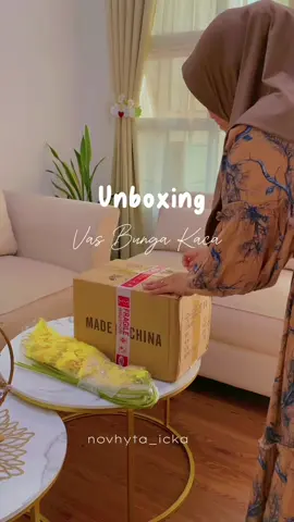 Unboxing vas bunga kaca ✨ Cantik banget, packing aman banget bunda, yg mau langsung klik keranjang kuning yaa  #vasbungakaca #vasbungaaesthetic #vasbungadekorasi 