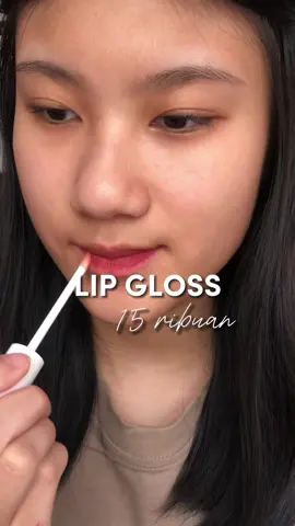 Bibir glossy all day long~ #madamegie #madamegiecosmetics  #madamegielippieslicks #lipglossmadamegie #itsglowuptime 