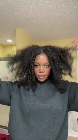 I could get used to reviewing wig 🥰 i love it here