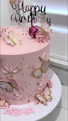🦋🩷 #butterflycake #birthdaycake #pinkcake  #fyp #cakes 