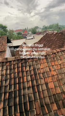 Teruslah melangkah menuju jalan yang kau mau.                                          #katakata #foryou #motivas #semangat 