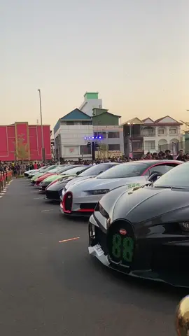 three hypercars chilling#cambodia #hypercars#wautopremiumkh#chipmongtower 