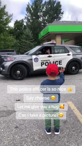 Happy moment 🤣 This police officer is so nice 😊👍 #happy #baby #toronto #police  @LaoXie66 